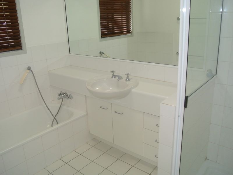 22 Sayre Crescent, Boyne Island QLD 4680