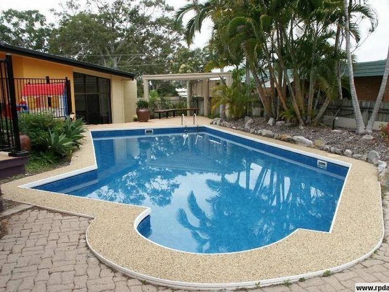 1 Richard Street, Boyne Island QLD 4680