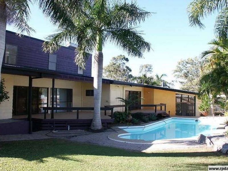 1 Richard Street, Boyne Island QLD 4680