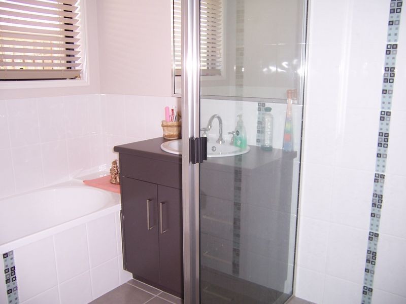 5 Jeana Close, Boyne Island QLD 4680