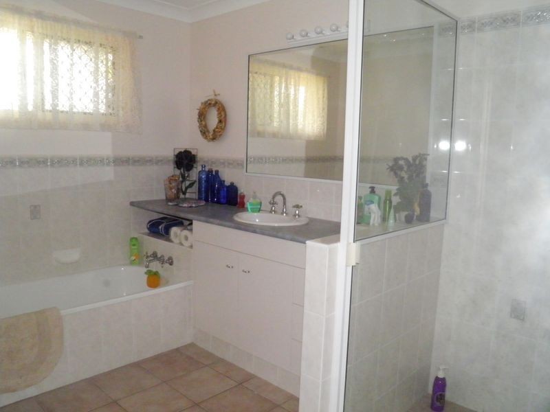 8 Geoffrey Thomas Drive, Tannum Sands QLD 4680