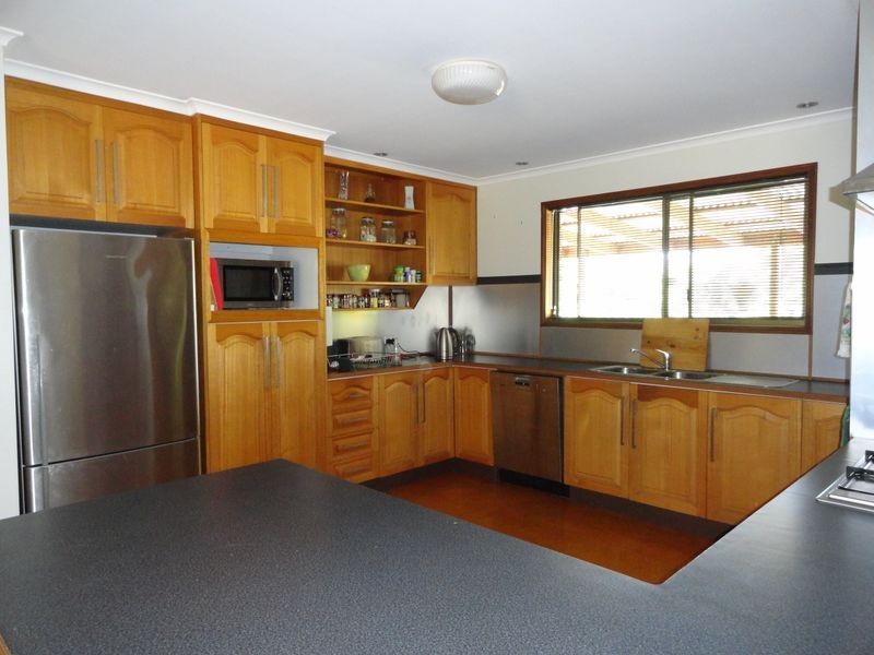 17 Helen Crescent, Wurdong Heights QLD 4680