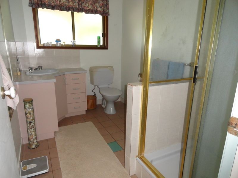 17 Helen Crescent, Wurdong Heights QLD 4680