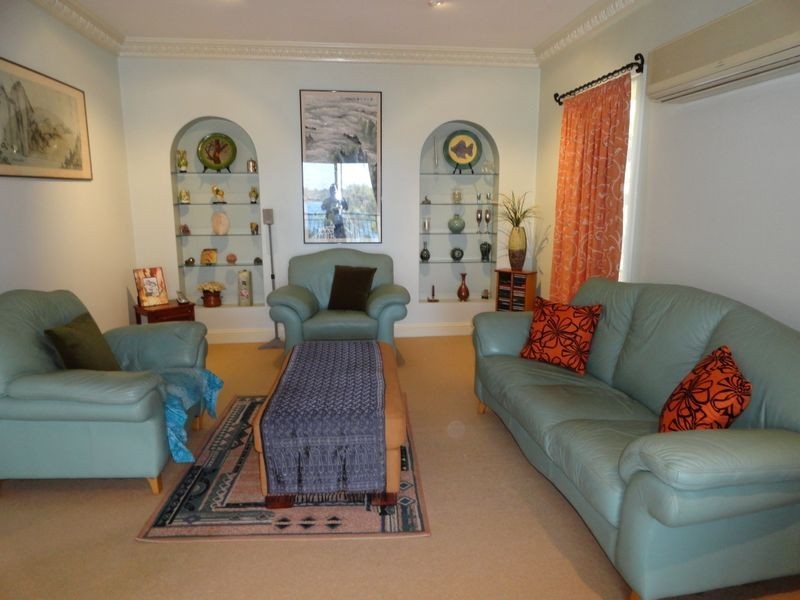 15 Tarcoola Drive, Boyne Island QLD 4680