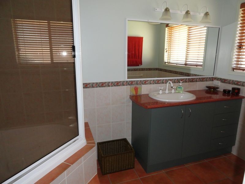 15 Tarcoola Drive, Boyne Island QLD 4680