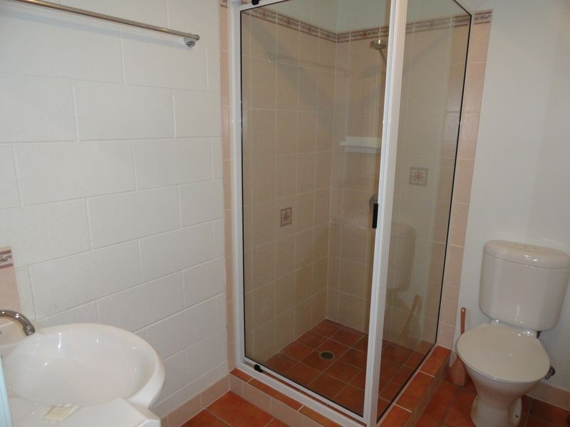 15 Tarcoola Drive, Boyne Island QLD 4680