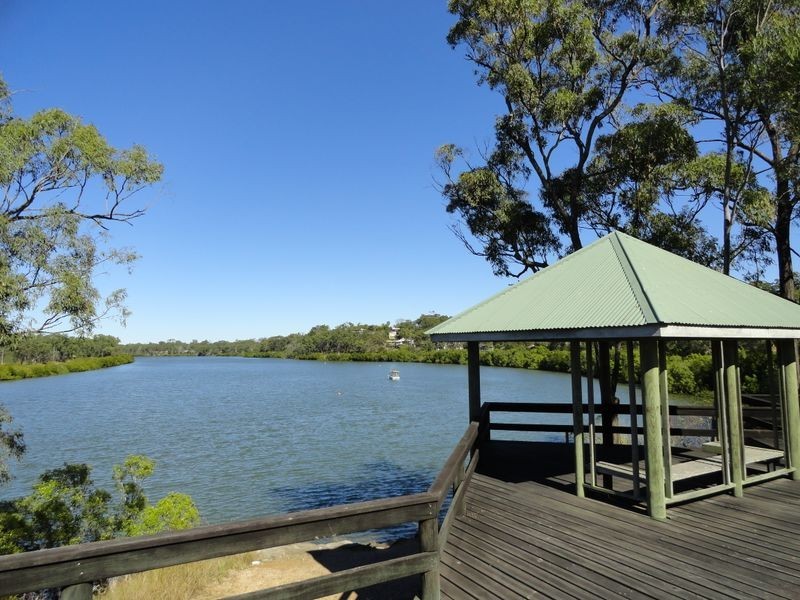 15 Tarcoola Drive, Boyne Island QLD 4680