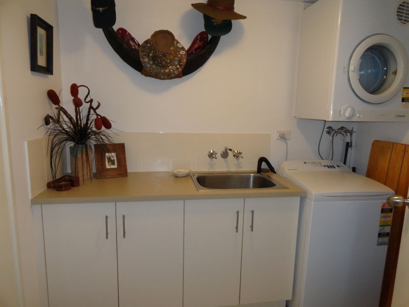 5/8A Wyndham Avenue, Boyne Island QLD 4680