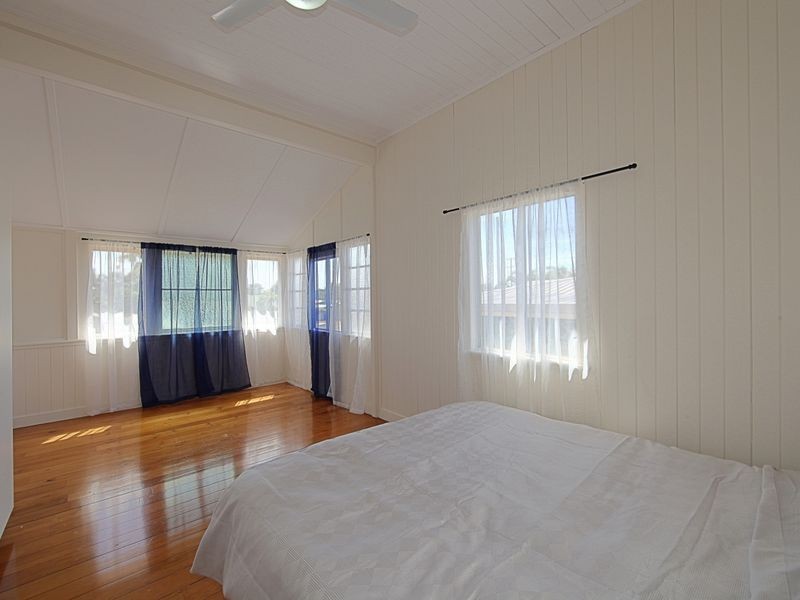 90 Malpas Street, Boyne Island QLD 4680