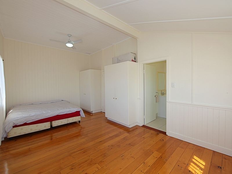 90 Malpas Street, Boyne Island QLD 4680