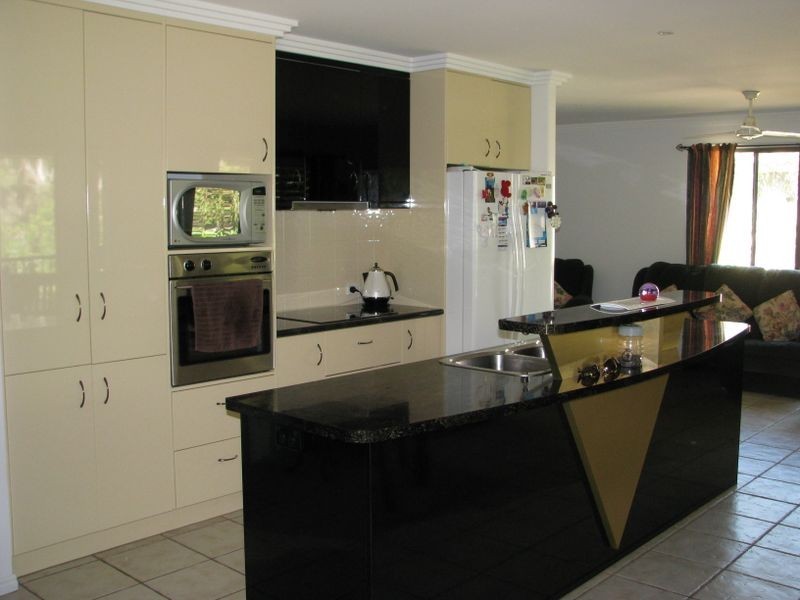 9 Curtis Avenue, Boyne Island QLD 4680