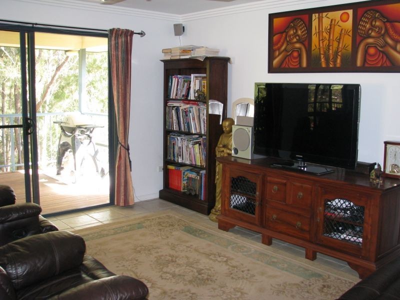 9 Curtis Avenue, Boyne Island QLD 4680