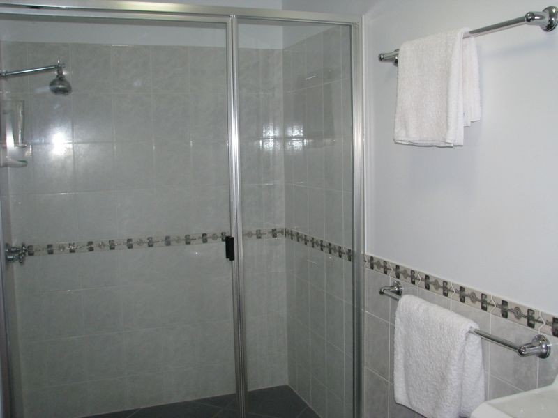 9 Curtis Avenue, Boyne Island QLD 4680