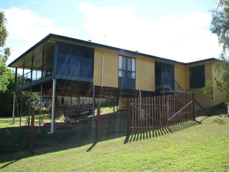 9 Curtis Avenue, Boyne Island QLD 4680