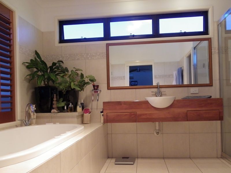 12 Jacinta Court, Tannum Sands QLD 4680