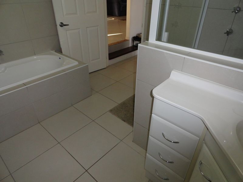 24 Marina Avenue, Boyne Island QLD 4680