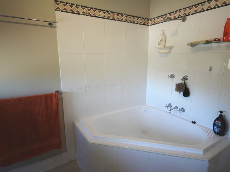 44 Ronald Crescent, Benaraby QLD 4680