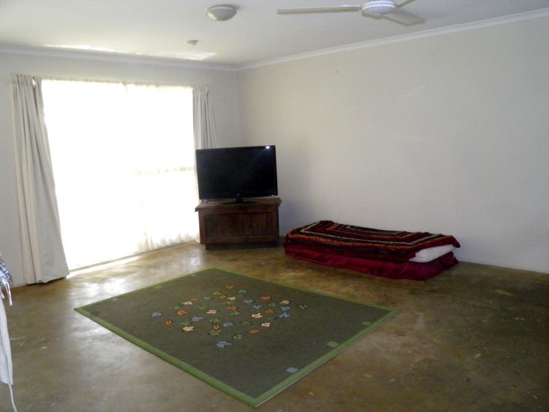 10 Swains Court, Boyne Island QLD 4680