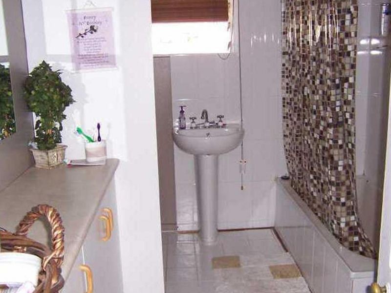 28 Beach Avenue, Tannum Sands QLD 4680