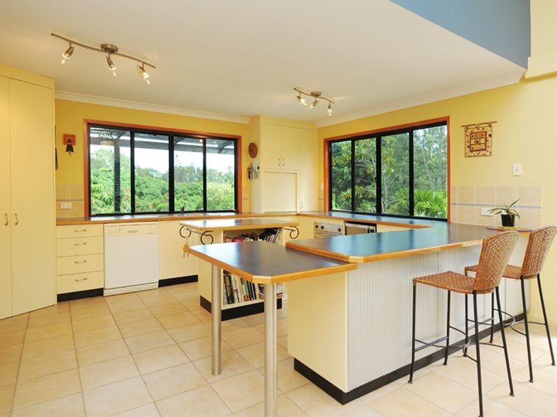 22 Handley Drive, Boyne Island QLD 4680
