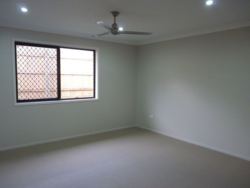 13 Valley Way, Boyne Island QLD 4680