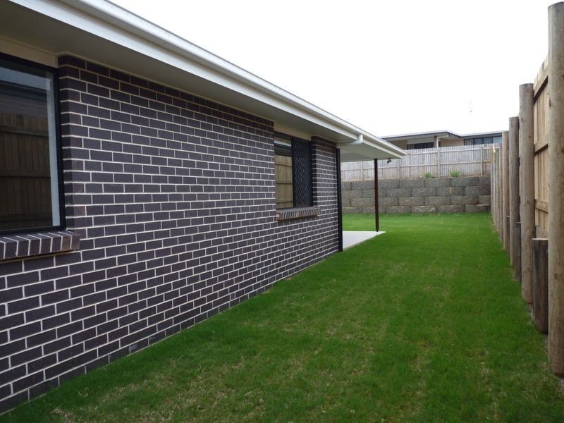 13 Valley Way, Boyne Island QLD 4680