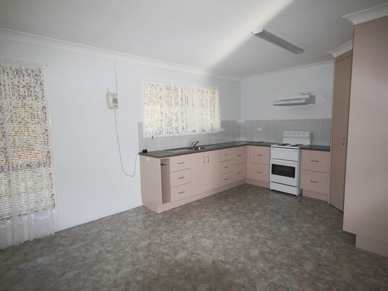 1 Kirrang Place, Boyne Island QLD 4680