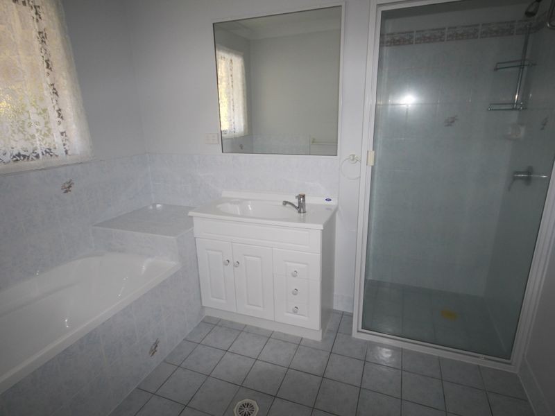 1 Kirrang Place, Boyne Island QLD 4680