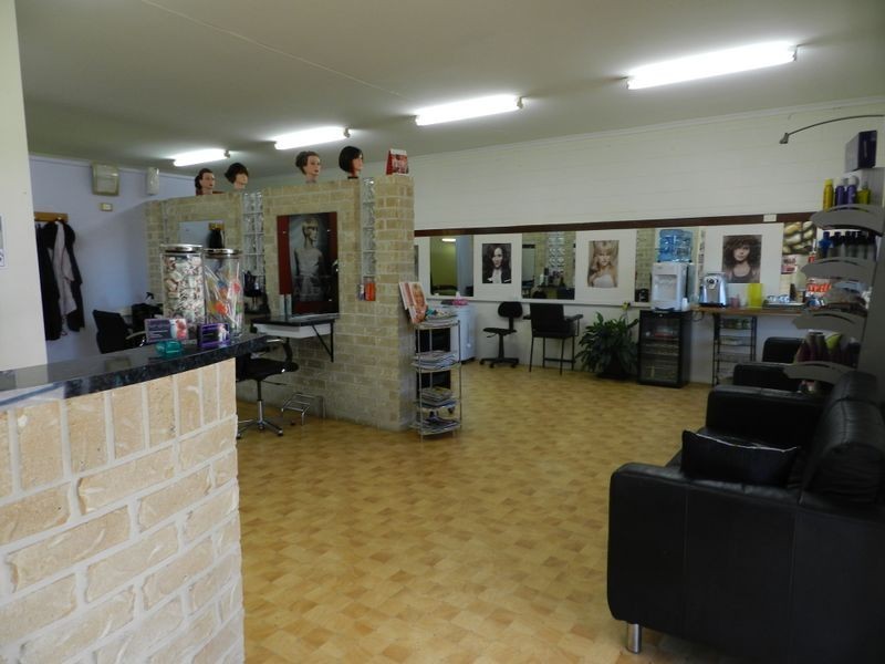 Hair Attractions, Calliope QLD 4680