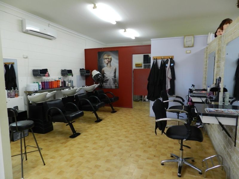 Hair Attractions, Calliope QLD 4680
