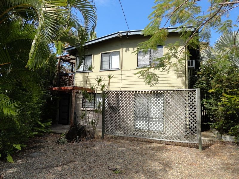 13 Yukana Street, Boyne Island QLD 4680