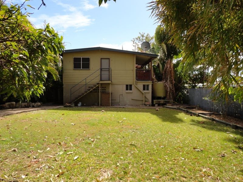 13 Yukana Street, Boyne Island QLD 4680