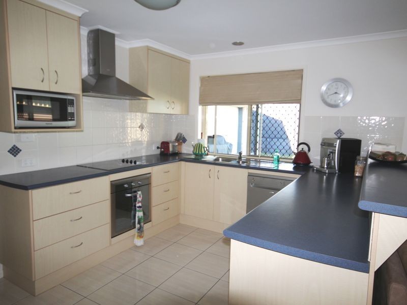 79 Booth Avenue, Tannum Sands QLD 4680