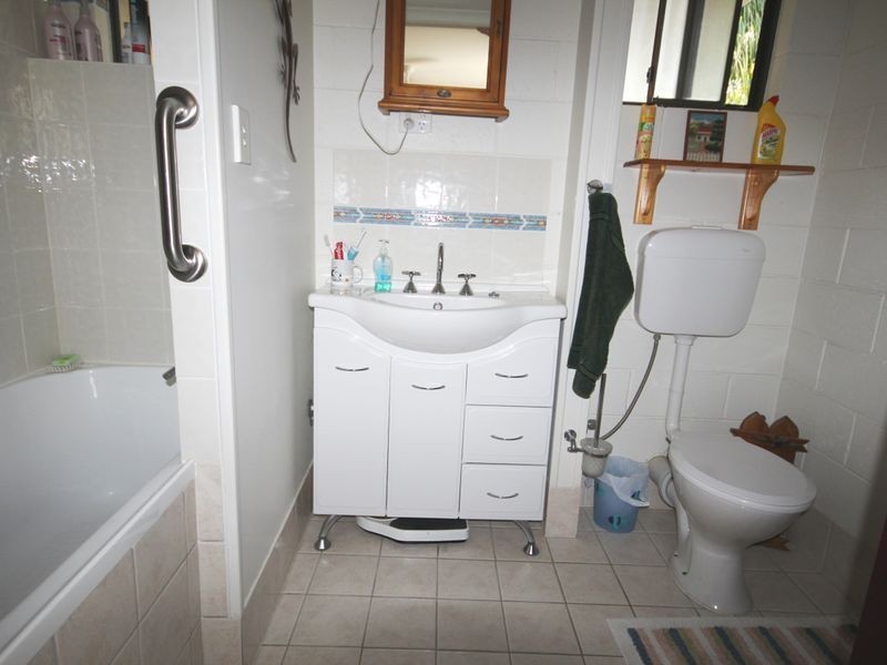 13 Alexander Street, Boyne Island QLD 4680
