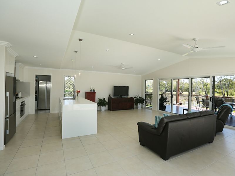8A Golf View Drive, Boyne Island QLD 4680