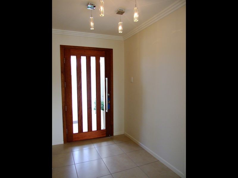 8A Golf View Drive, Boyne Island QLD 4680