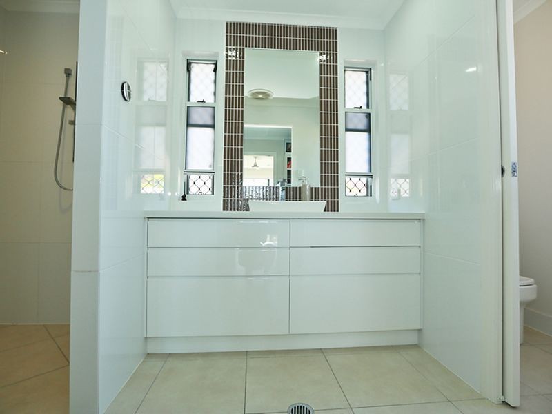 8A Golf View Drive, Boyne Island QLD 4680