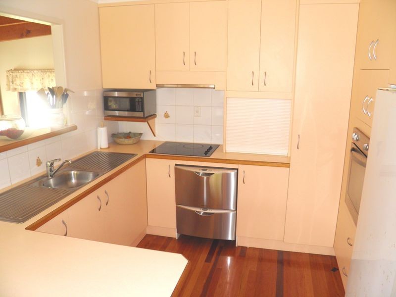 18 Brin Street, Boyne Island QLD 4680