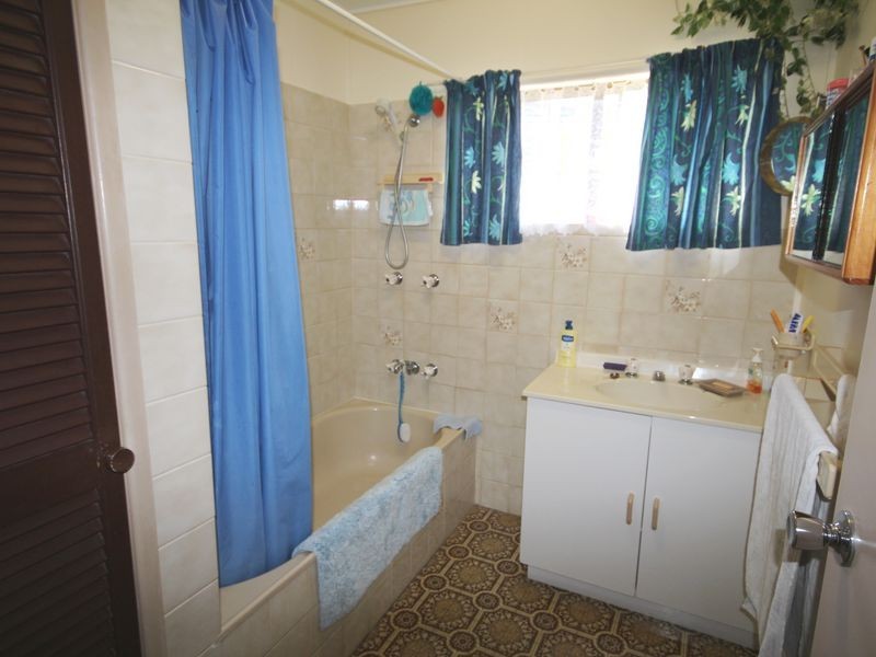4 Irving Court, Boyne Island QLD 4680