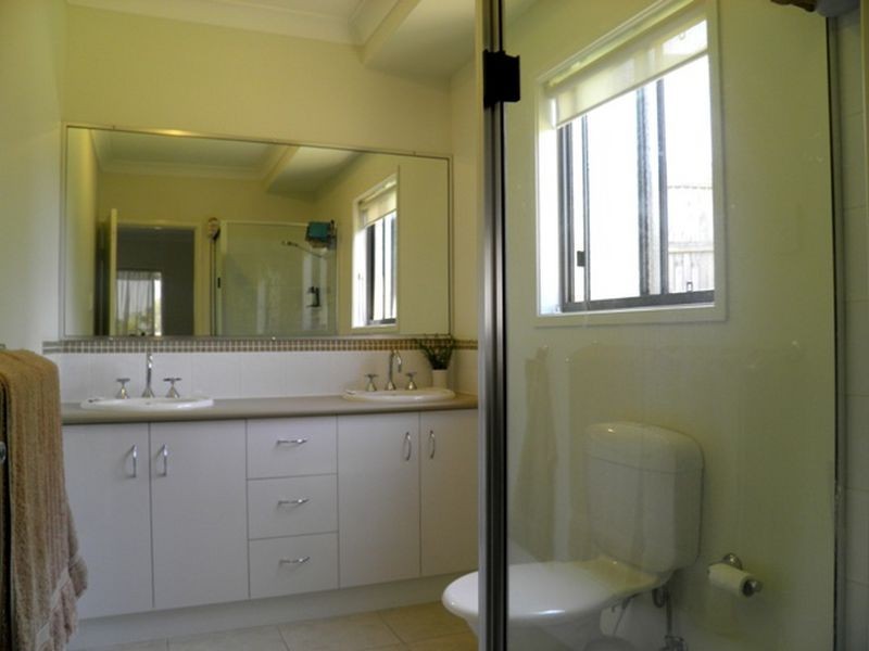 6 Stella Street, Boyne Island QLD 4680