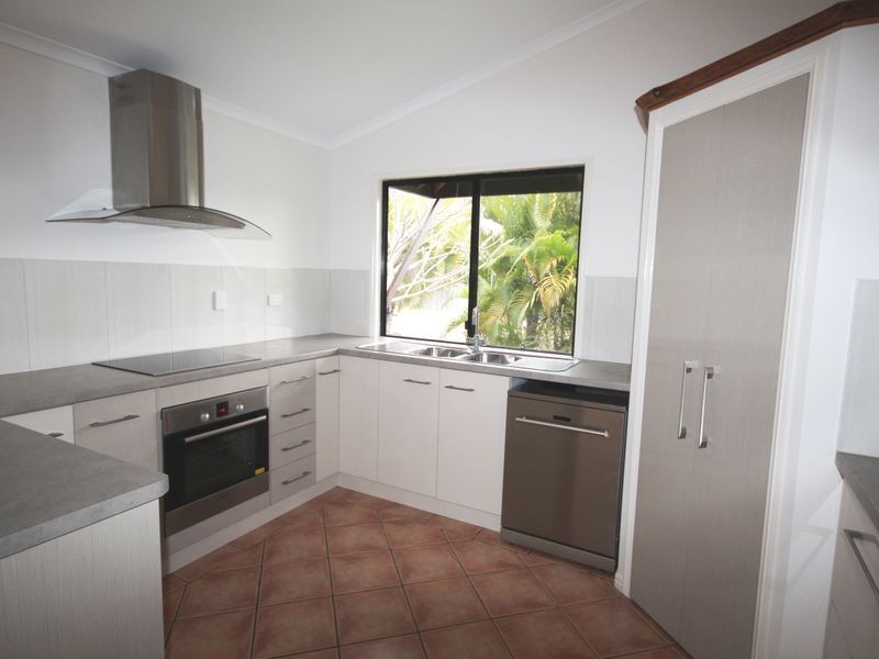 33 Latrobe Street, Tannum Sands QLD 4680