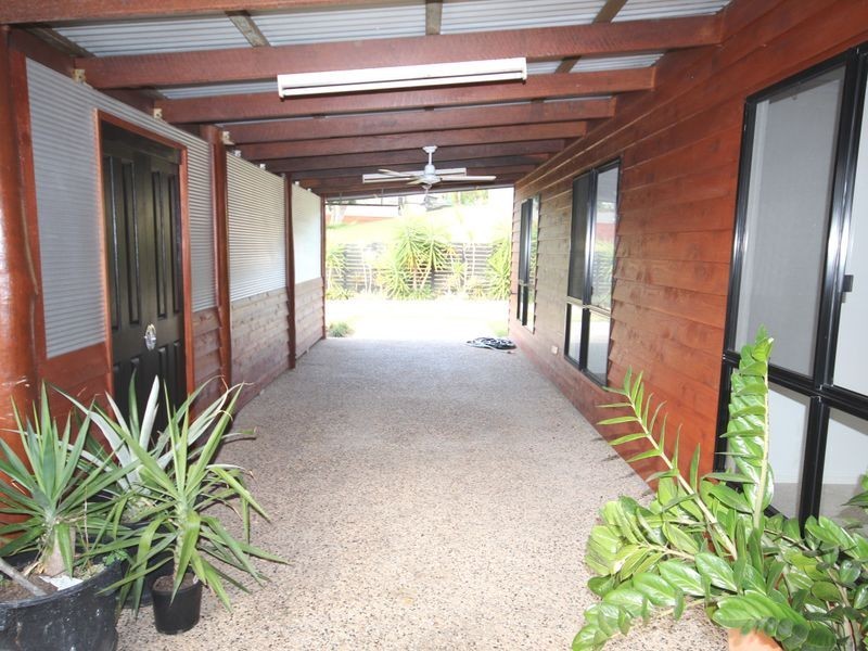 33 Latrobe Street, Tannum Sands QLD 4680