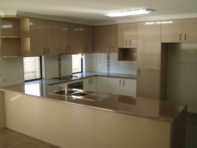 9 Valley Way, Boyne Island QLD 4680