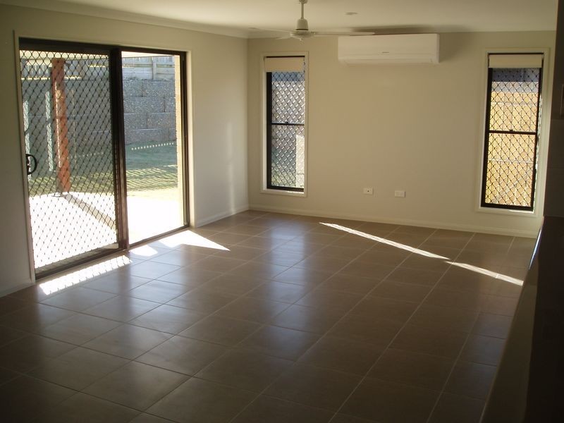 9 Valley Way, Boyne Island QLD 4680