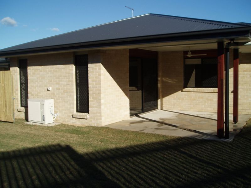 9 Valley Way, Boyne Island QLD 4680