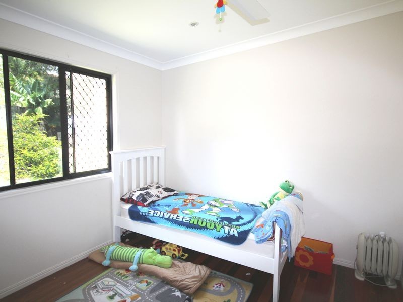 17 Davina Street, Boyne Island QLD 4680