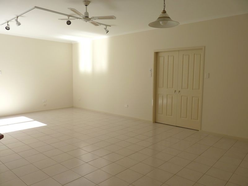 10 Currawong Court, Boyne Island QLD 4680