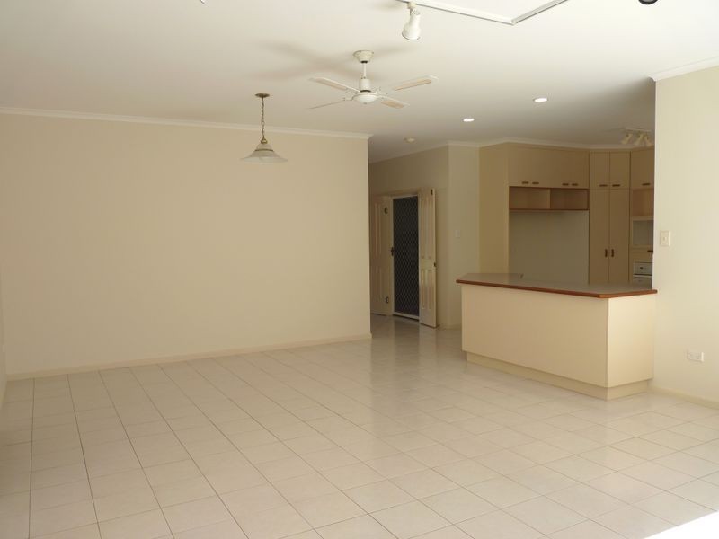 10 Currawong Court, Boyne Island QLD 4680