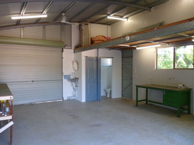 10 Currawong Court, Boyne Island QLD 4680