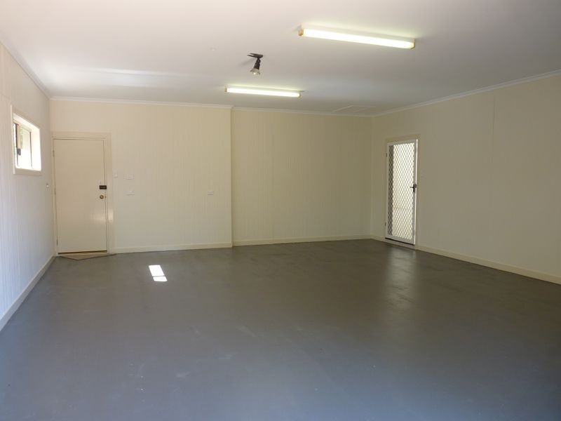10 Currawong Court, Boyne Island QLD 4680